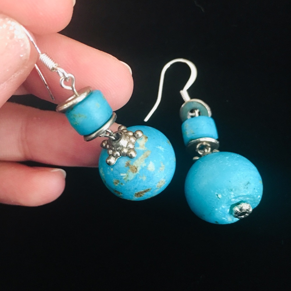 🔥3/$25 Vintage Genuine Turquoise Bead Earrings